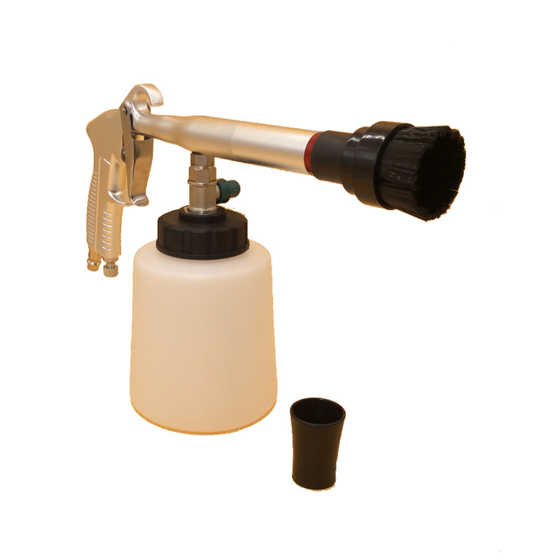 Автомобиль Торнадор