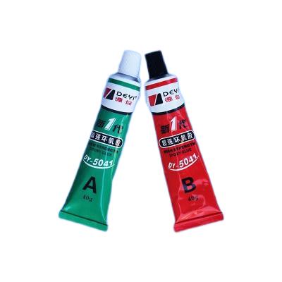 Saldatura epossidica rinforzata con acciaio